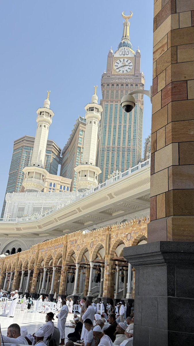 2_0jm's tweet photo. 11 ذو الحجة | اليوم التاسع 
انتهى آخر شفت في #حج_1447هـ
الحمدلله على كل دعوة صادقة من قلب حاج 🤍
من أجمل الأيام اللي ما تُنسى 🚨🚑 https://t.co/0sWLR1Fs4x