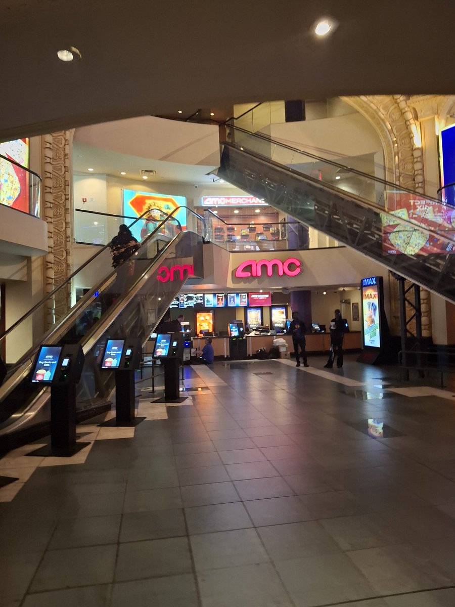 Cheavor's tweet photo. At the "Tuner" Movie Showing at AMC Empire 25, Times Square | Cast: #LeoWoodall #HavanaRoseLiu #DustinHoffman #JeanReno | #Tuner | #TimesSquare #AMCempire #atAMC https://t.co/uNJA8cMBLh