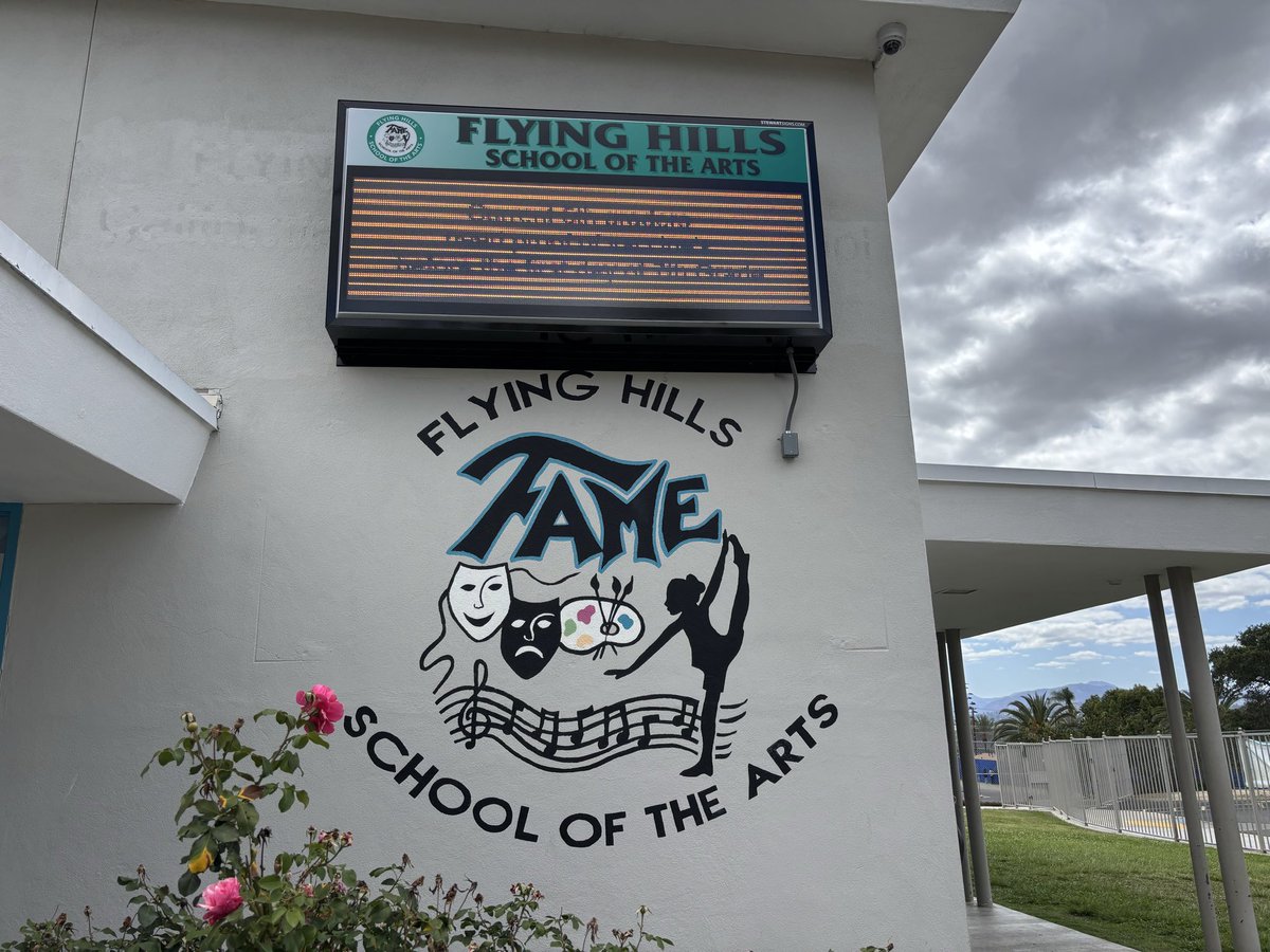 Dunphy1John's tweet photo. @dunphy1john and Mrs. Walvatne @DesignLearningA liking Seussical Musical @flyinghillsfame @JAElementary @CajonValleyUSD https://t.co/KgDCH1Ai2T