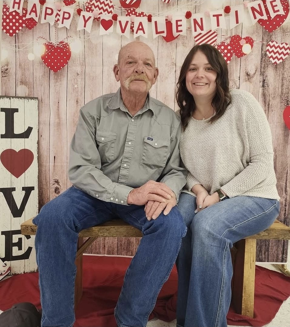 LeishaWimmer9's tweet photo. Sitting here watching my dad slowly die, is the worst experience of my life. I wouldn't wish this on anyone. 

#ForeverADaddysGirl  #FuckCancer https://t.co/lGlMZnkPPC