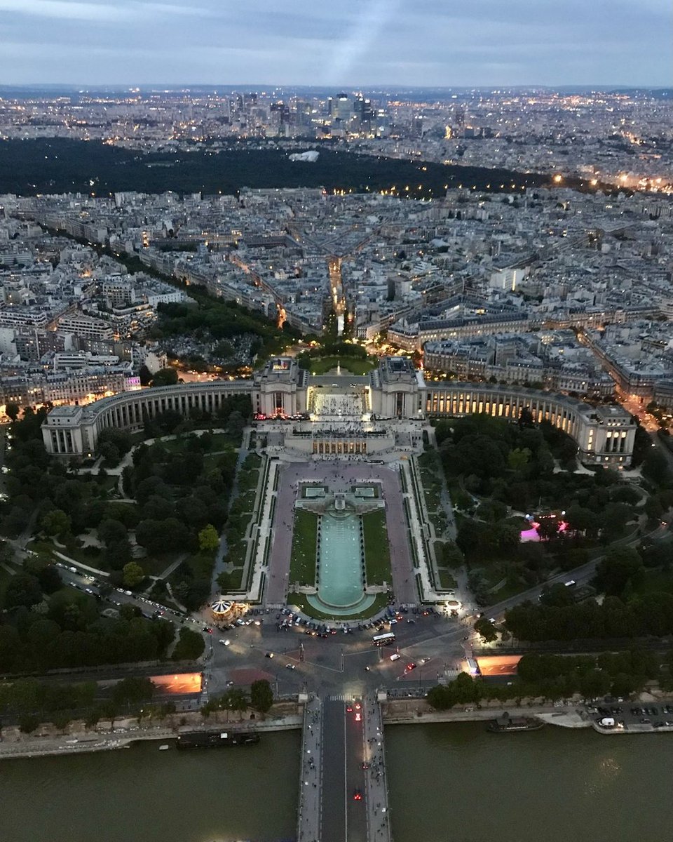 bernardleighty's tweet photo. So, the trick with taking photos from the Eiffel Tower is, you've gotta make sure you KNOW what time the sun sets…

IF you are going to spend your time hiking up the ET, etc. you should make sure that you know what photos you are going to take and where. i'm serious: if it's… https://t.co/HcPuxf22oZ