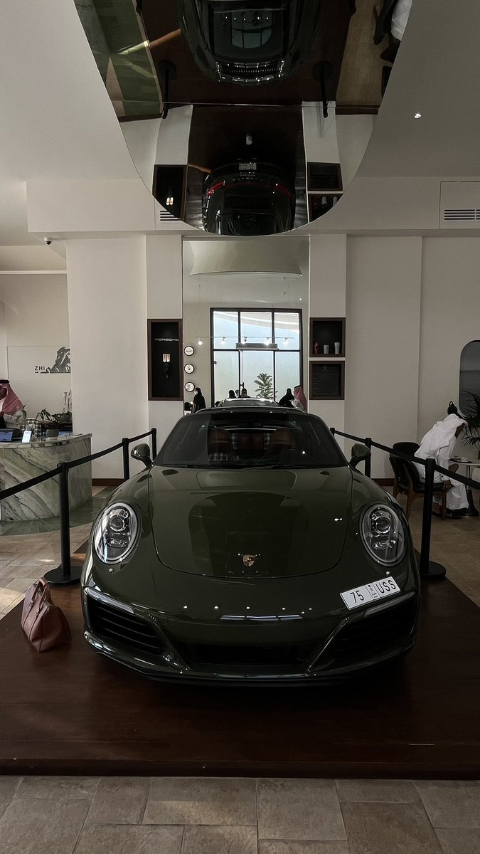 rrmm070's tweet photo. Favorite things❣️Coffee,porsche https://t.co/gIWK7UTE7s