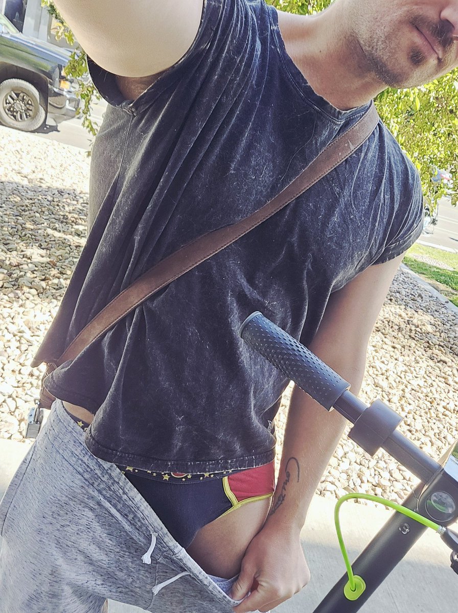 DorianSkyes's tweet photo. Anyone wanna go to the park with me? 😈 OF: @DorianSkyes #public #showoff https://t.co/78OppfQK9x