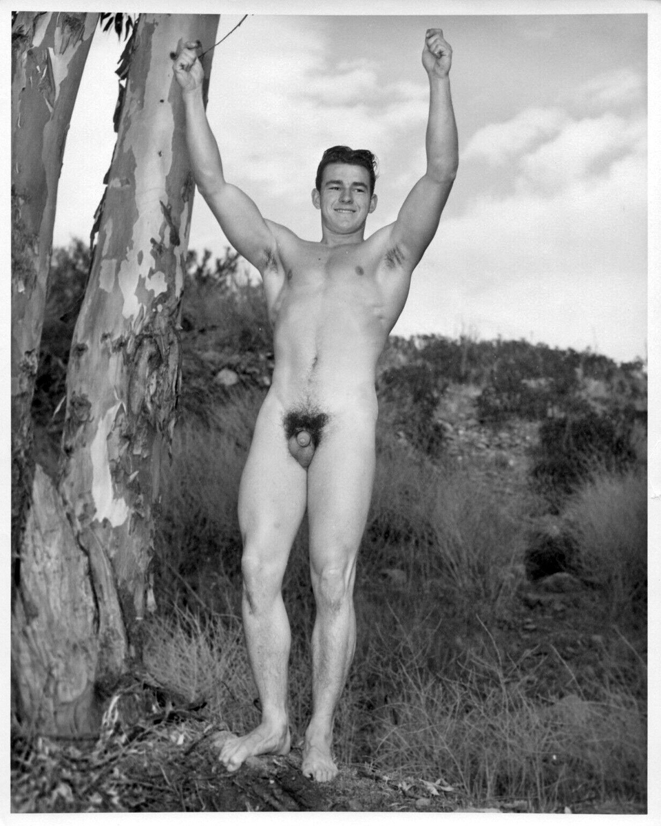 SmDickWorld's tweet photo. Throwback Thursday:  Celebrating men from the past who are part of the #SmallDickBrotherhood.  What we think of as a #smalldick is actually the norm.  #SmallPenisPride https://t.co/gaxHskIwy3