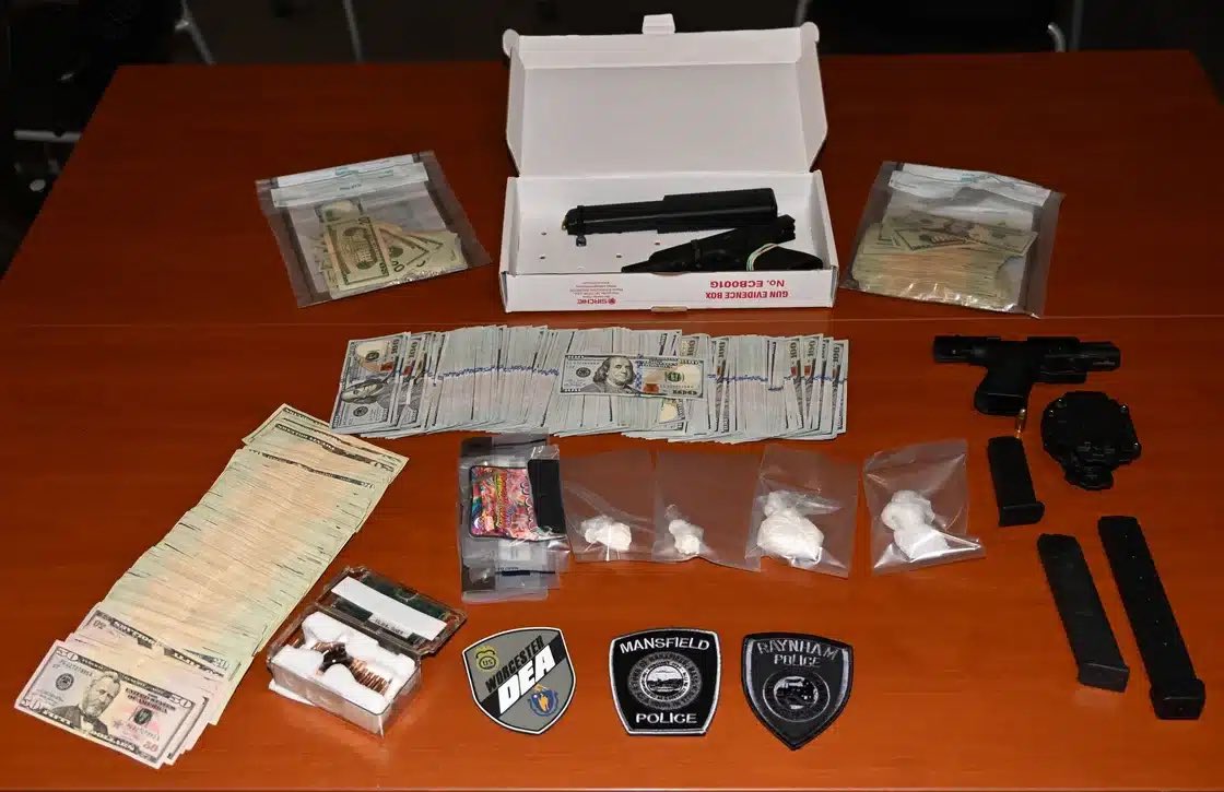 Raynhampd's tweet photo. Great job by Detectives from both Raynham and Mansfield.

https://t.co/mnZ3SBXse6 https://t.co/BTiEoHp7rM