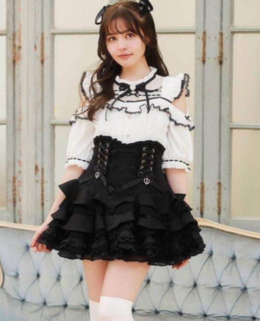 De4dGrrrl's tweet photo. Tbh i rly want this skirt
Liz lisa re release it plz!!! https://t.co/Yw7UEUzEqn