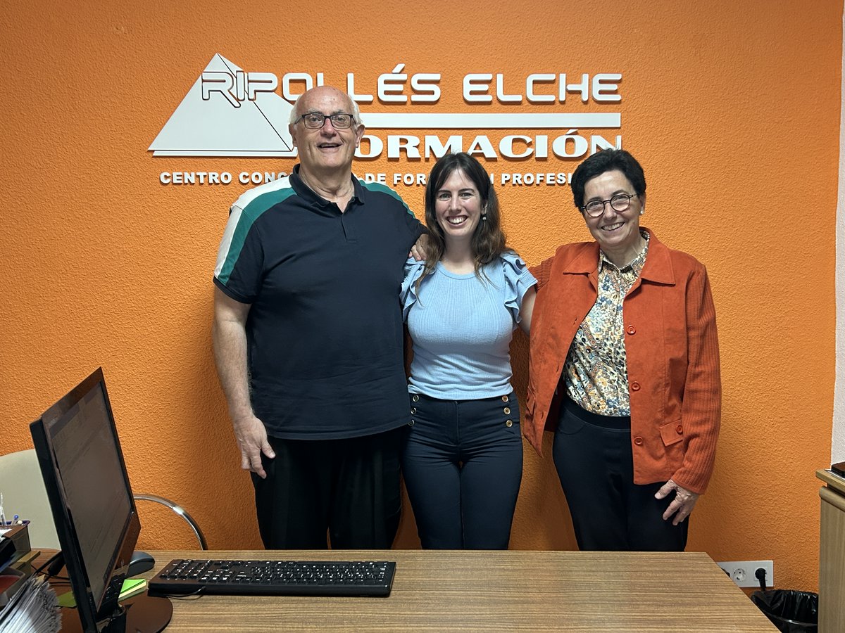 ripolleselche's tweet photo. Alicia Martínez ha finalizado sus Prácticas del Máster Universitario en Formación del Profesorado, UNIR, Especialidad de Comercio y Márketing, con excelente rendimiento, comportamiento, capacidad de trabajo y espíritu creativo, te deseamos mucha suerte en tu futuro profesional https://t.co/SPqVmEU1xK