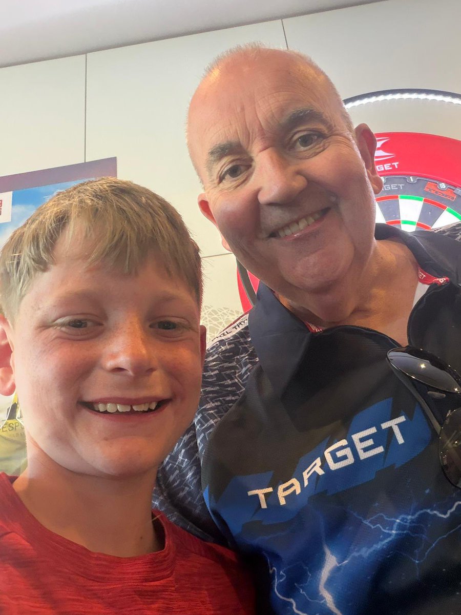 capper07's tweet photo. Cody and the greatest sports man off all time 🐐 @PhilTaylor https://t.co/9eWDAFsHjn