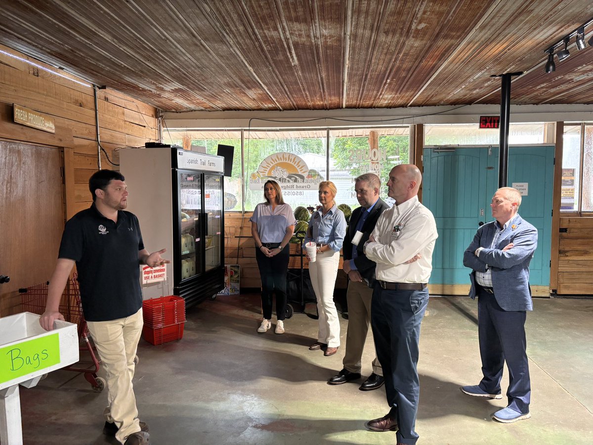 FLACommerce's tweet photo. Yesterday, @FLSecofCommerce J. Alex Kelly joined fellow state and local leaders to tour rural small businesses in Jackson County ahead of Florida’s sixth Rural Business Resource Fair at Chipola College. The group visited businesses ranging from family-owned and very entrepreneurial agricultural and retail businesses, to wood pellet producer Enviva, to innovative high tech bottler PackEx—highlighting several of Florida’s key target industries that form the backbone of our state’s economy and bring opportunities for rural Floridians to thrive.