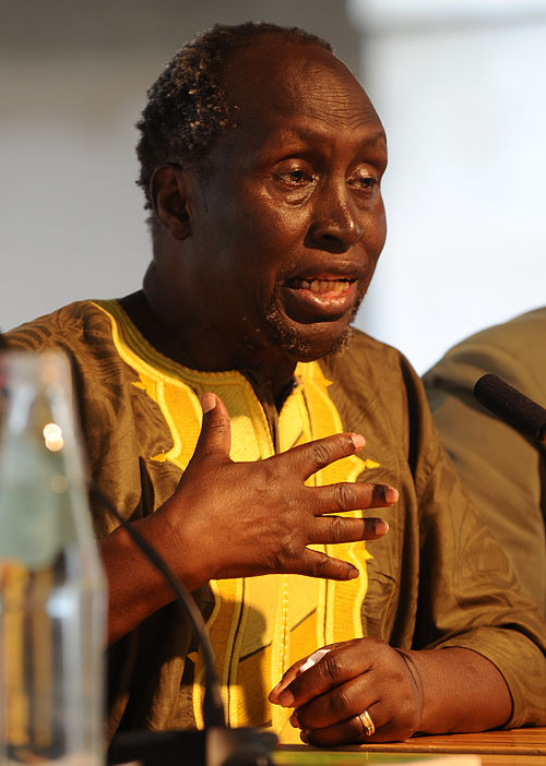 Davikamaunjambi's tweet photo. Today marks one year since the African literary community lost one of its greatest voices, Ngũgĩ wa Thiong’o (5 January 1938 – 28 May 2025).

Through his words, he challenged minds, preserved stories, and inspired generations of readers, writers, and thinkers across Africa and... https://t.co/0rGPOuRWep