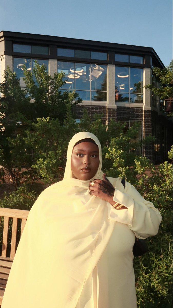 taelvrru's tweet photo. eid mubarak 💛 taehyung approved these photos https://t.co/hsa165ypTj