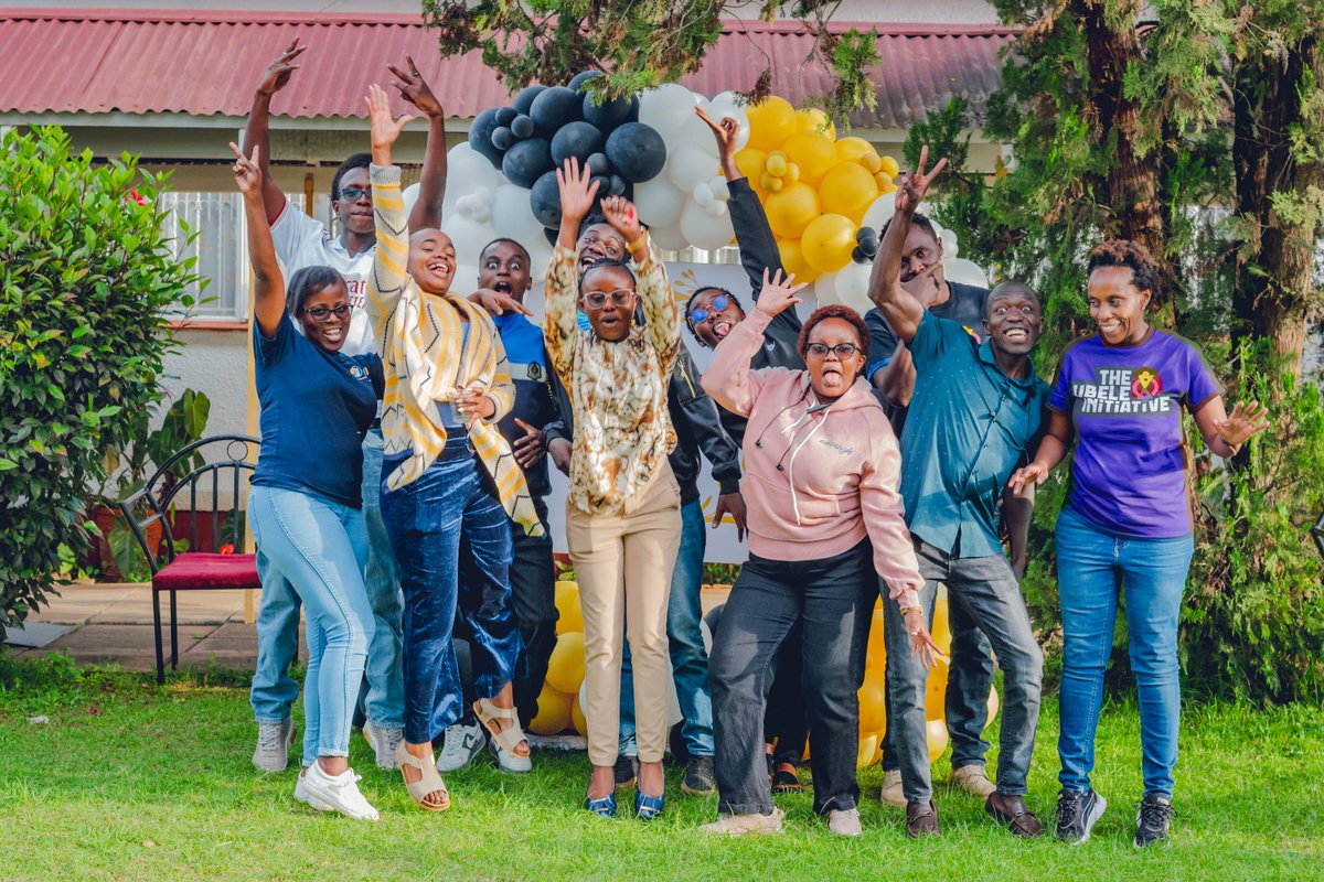 Masterpeaceke's tweet photo. 1/3 This week, we welcomed Cohort 5 of the Nia Upeoni – Kujenga Njia Fellowship Programme for a 2-day in-person induction workshop.

Rooted in systems thinking, reflection, dialogue, and action-based learning, fellows explored complex social challenges, reflected on their https://t.co/WyxiQAGYuR