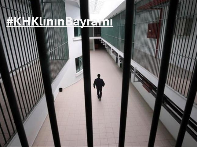 PlatformKHK's tweet photo. Tüm hukuksuzlukların son bulduğu, adaletin ve huzurun hakim olduğu, tüm ailelerin bir arada geçirdiği, bayramlara ulaşmak ümidiyle. 

Mutlu bayramlar.

#KHKlınınBayramı https://t.co/nSHNEyHOG3