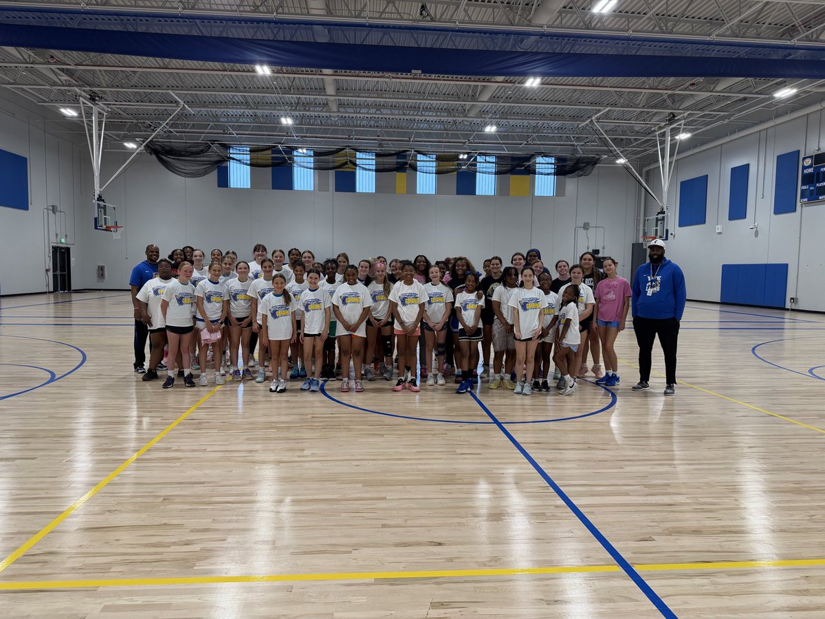 GLHSgirlsbball's tweet photo. We had an amazing time at basketball camp! Thanks to all the campers who attended and made it such a fun and memorable experience. 💙💛 #BBDD https://t.co/A4IqUMjUja