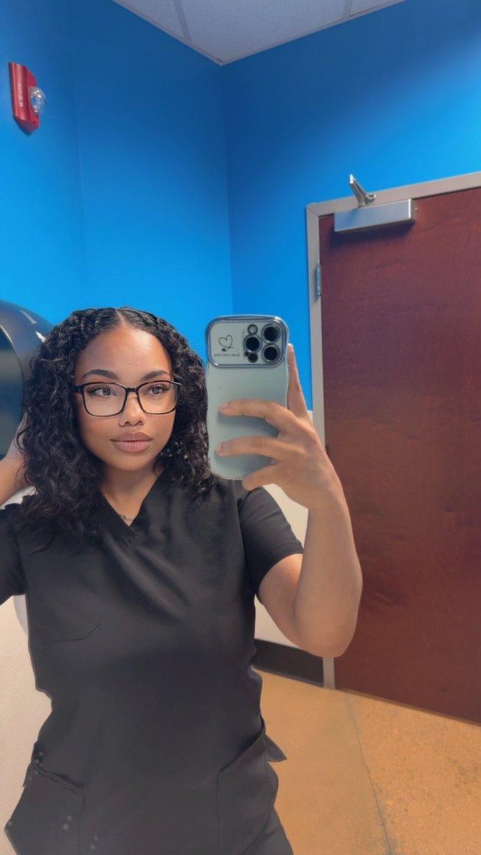 raithebaby's tweet photo. Just cause I felt pretty today. 🥰 https://t.co/0Oujn0ldTL