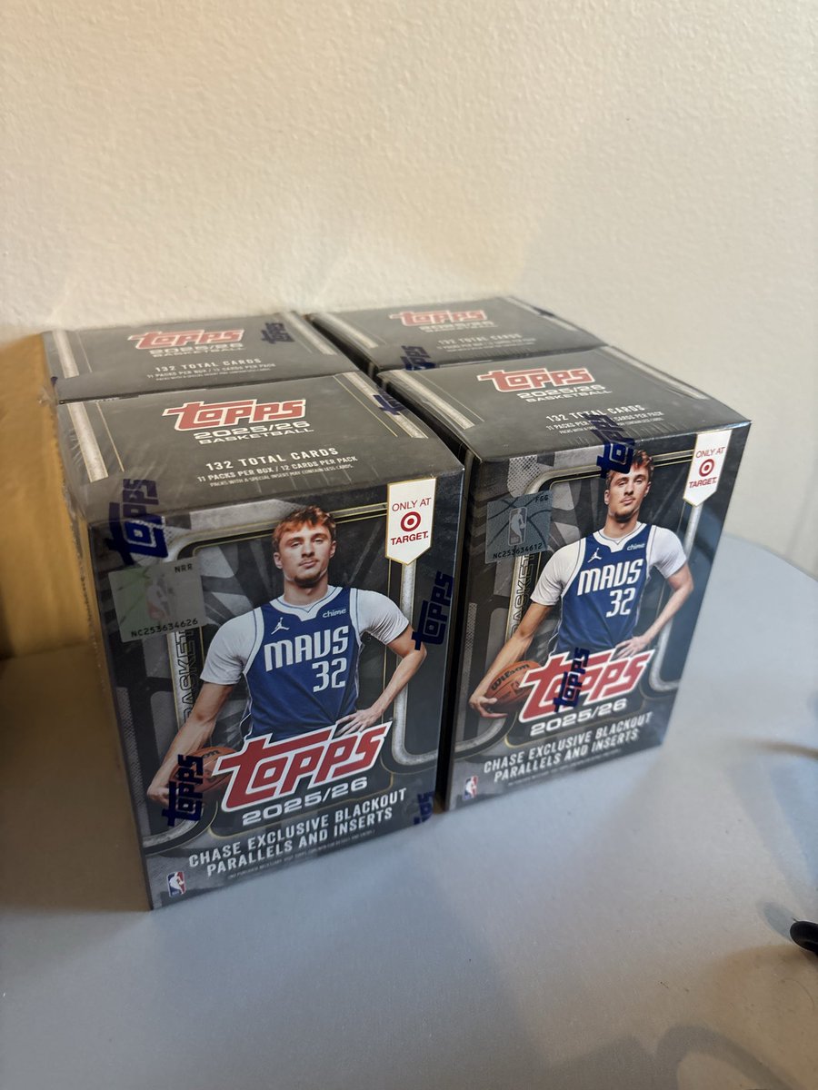 RLelite03's tweet photo. @CardPurchaser my target randomly had about 60 of these today wtf https://t.co/y1TqO22vqe