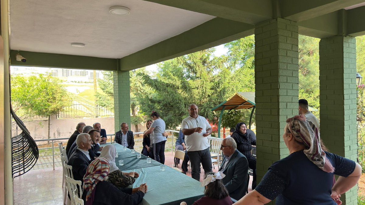 AvCanerOzturan's tweet photo. 📍 Engelsiz Yaşam Merkezi

Bayramda mutluluğu paylaşarak çoğaltmak adına ilimizde bulunan Engelsiz Yaşam Merkezi’ni; Milletvekilimiz Sn.@mervangul56, Merkez İlçe Başkanımız Sn.@hikmetekin56, Gençlik Kolları Başkanımız Sn.@mrtgul34 ve teşkilatımızla birlikte ziyaret ettik. 

Samimiyetleri ve mutlulukları bizler için bayramı daha anlamlı bir hale getirdi. Kendilerine nice sağlıklı ve huzurlu bayramlar diliyorum. 

#KurbanBayramı
