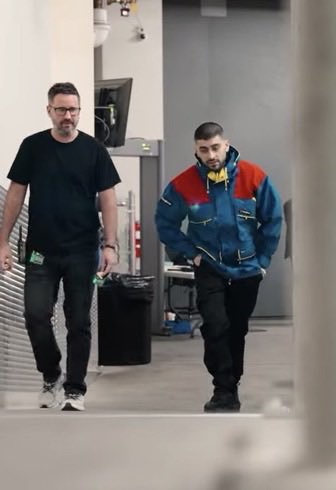 ThiinkOfYouZayn's tweet photo. Novas fotos recentes de Zayn. https://t.co/IJFeHPdkQi