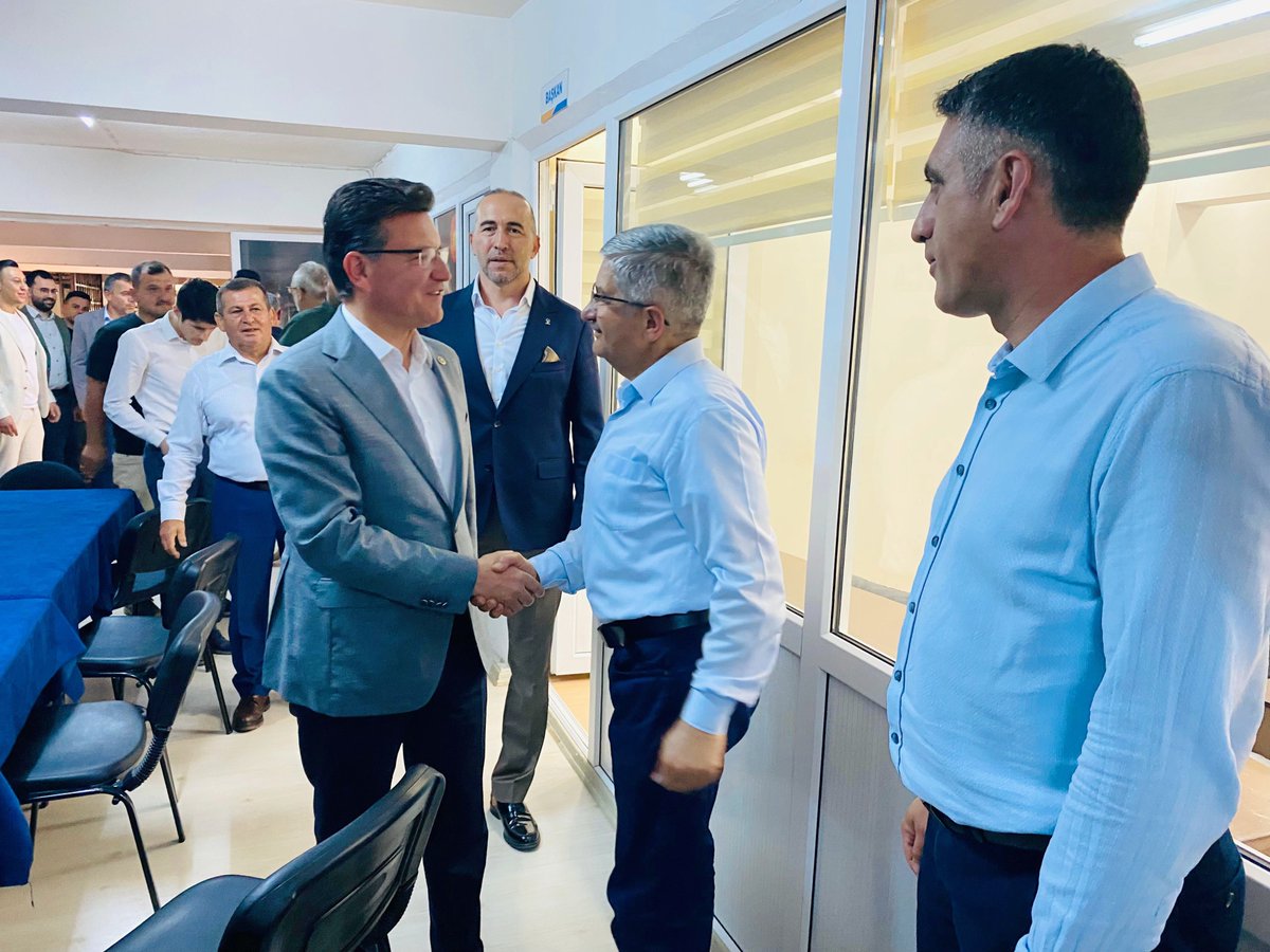 atayuslu's tweet photo. Kumluca İlçe Başkanlığımızda İlçe Başkanımız, 
Teşkilatımız ve Arkadaşlarımızla Bayramlaştık…
Hayırlı Bayramlar 
📍Kumluca İlçe Başkanlığımız https://t.co/wk1ywyoSD1