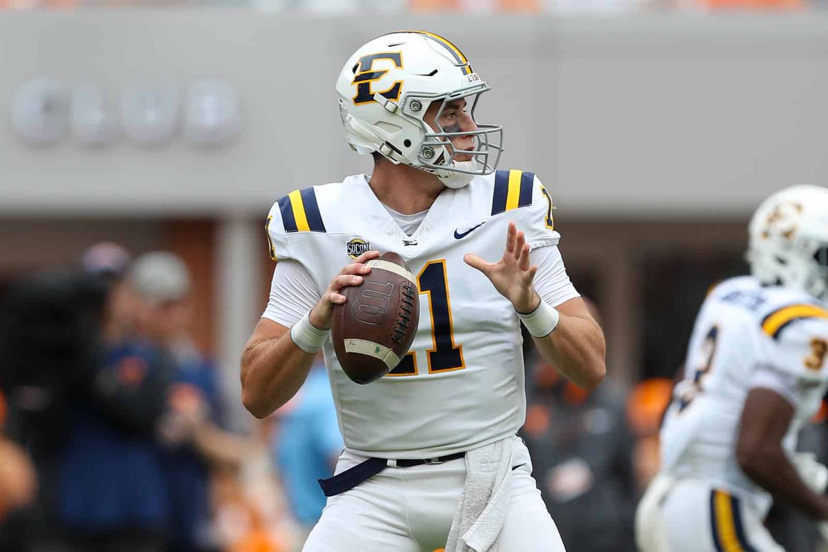 MaddoxMims's tweet photo. Excited to be at camp at ETSU this weekend! @Coach_Colant15 @Coach_NPosey @DAWGHZERECRUITS @OldGoldFB @CoachSamAdams @Coach_Yarb https://t.co/AFqKZgVoBz