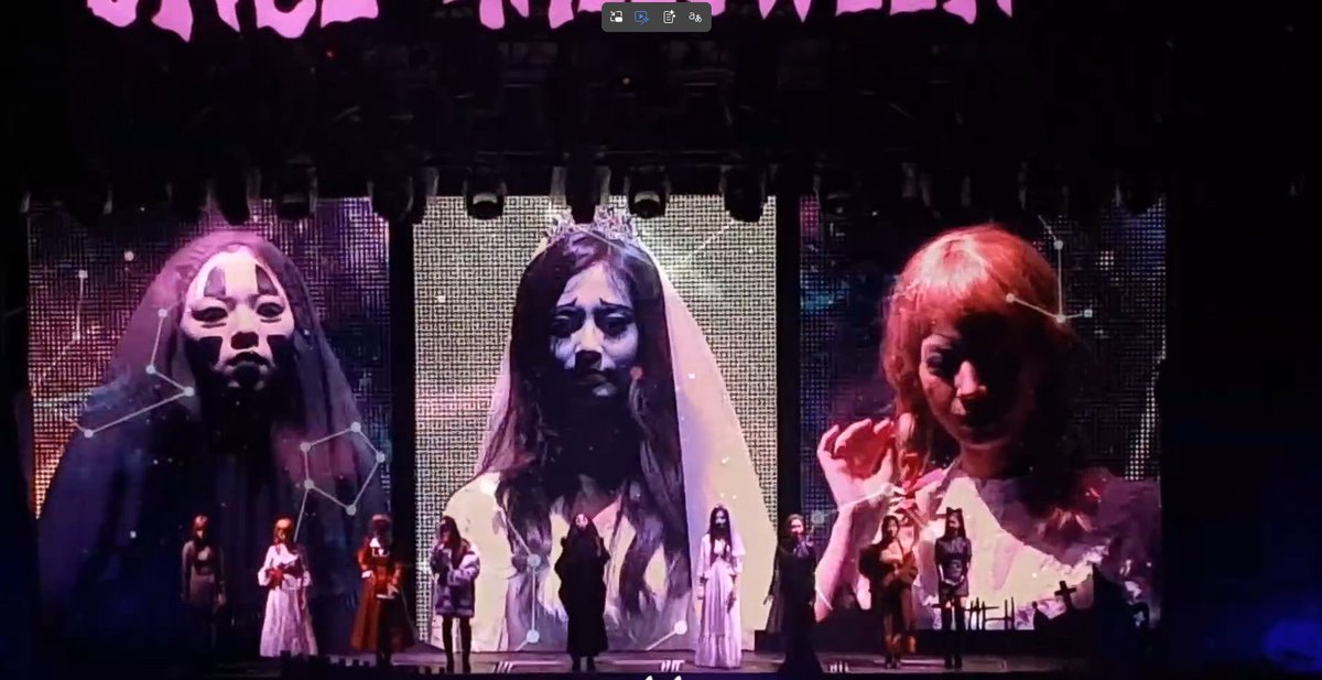 blackik16once's tweet photo. A ONCE who suddenly feels like crying because an unreleased Korean version was unexpectedly dropped out of nowhere,

And your idol : https://t.co/wDOShIFzik