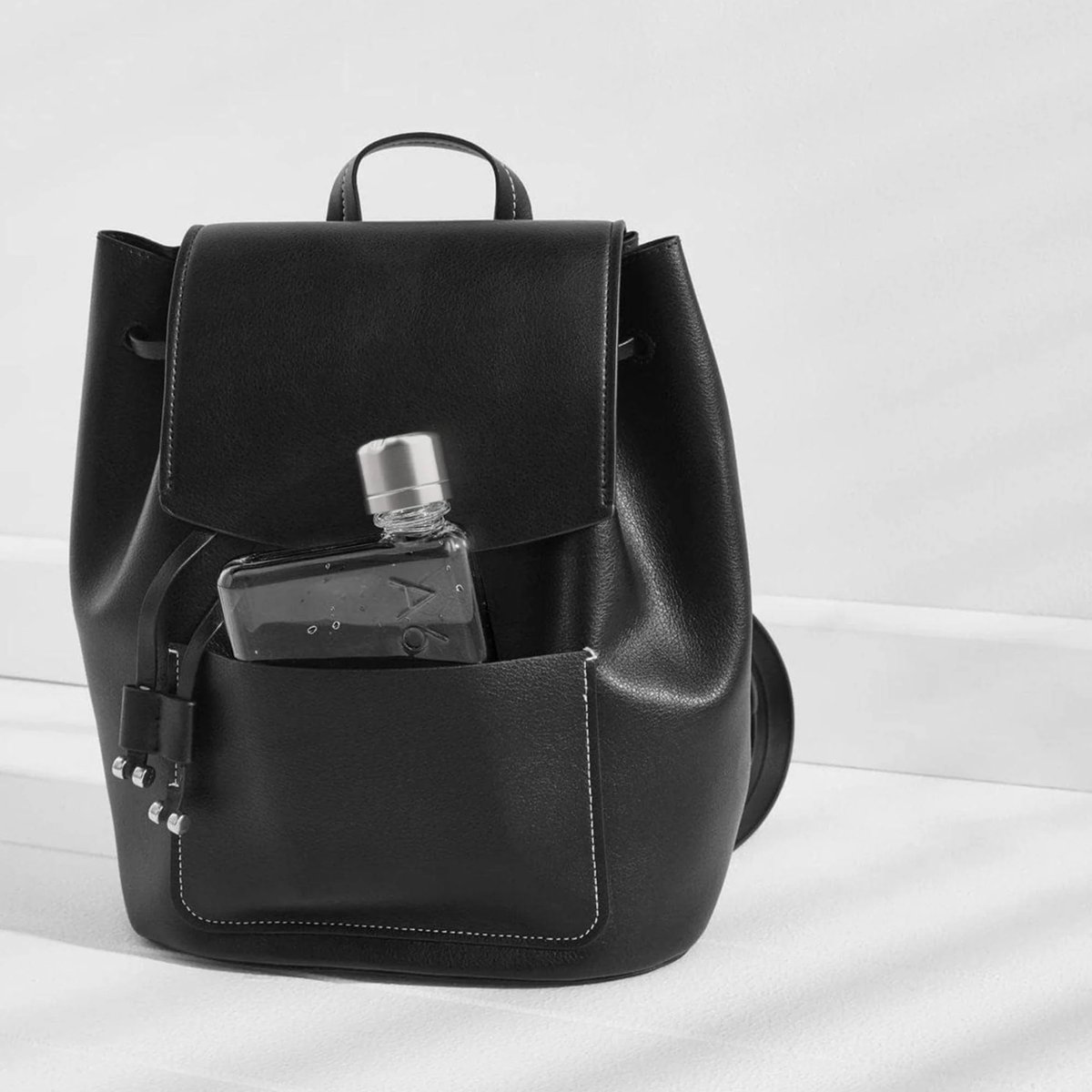 Broidr_Merch's tweet photo. Merch pick of the week №1: the A6 memobottle. 💧

Most reusable bottles are designed for cupholders.
This one is designed for laptop bags.
Flat face, full-colour digital print, lives in someone's routine instead of a drawer. https://t.co/Er8BiNHFVD