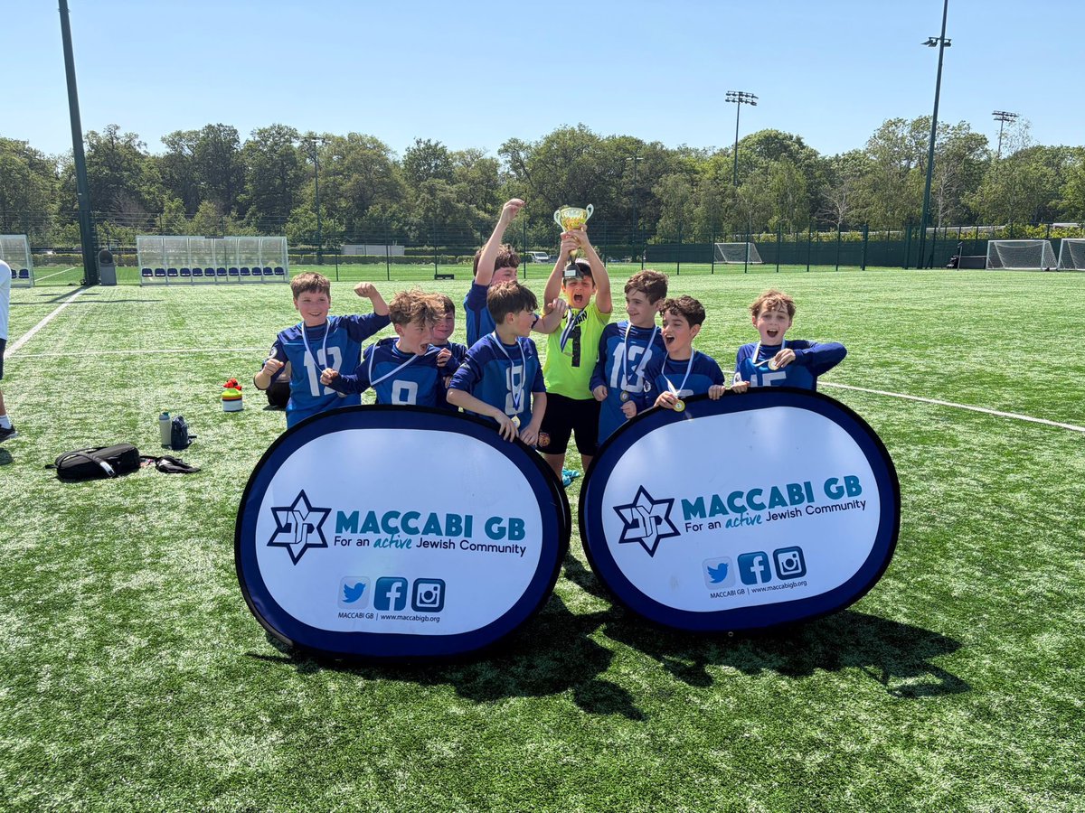 WorldJewishCong's tweet photo. This exactly what’s needed during times like these. 

Amid surging antisemitism, it is wonderful to see football clubs  using their platforms to bring people together and elevate voices. 

Kol HaKavod to @SpursOfficial, @LordJohnMann, @maccabigb, @AndrewGilbert1, and all those who took part in the tournament ⚽️