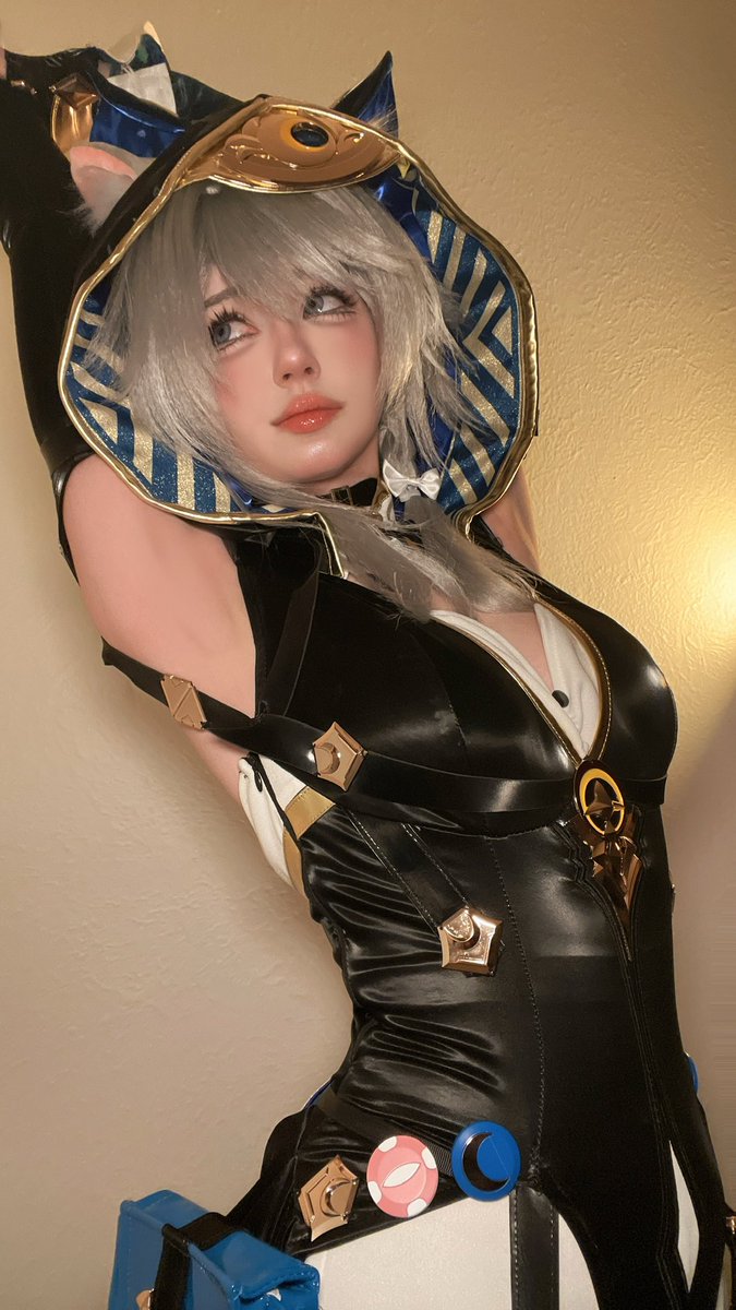 reiinacos's tweet photo. CIPHER COSPLAY RETURNS #HonkaiStarRail https://t.co/K3dSpxfTND