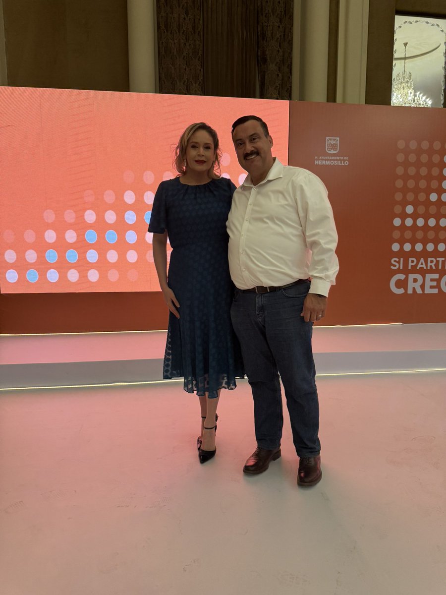 BurrolaOnesimo's tweet photo. Con gusto acompañé al Presidente del @HermosilloGob @tonoastiazaran a la presentación del programa si participas #CRECES 

Espacios como este demuestran que cuando ciudadanía y gobierno trabajan en equipo, se logran mejores resultados para nuestras colonias, nuestras familias y el futuro de #Hermosillo 

Seguir impulsando la participación, escuchar a la gente y construir soluciones juntos siempre será el camino correcto. 

#Hermosillo #SiParticipasCreces #ConTodo 💪🏽