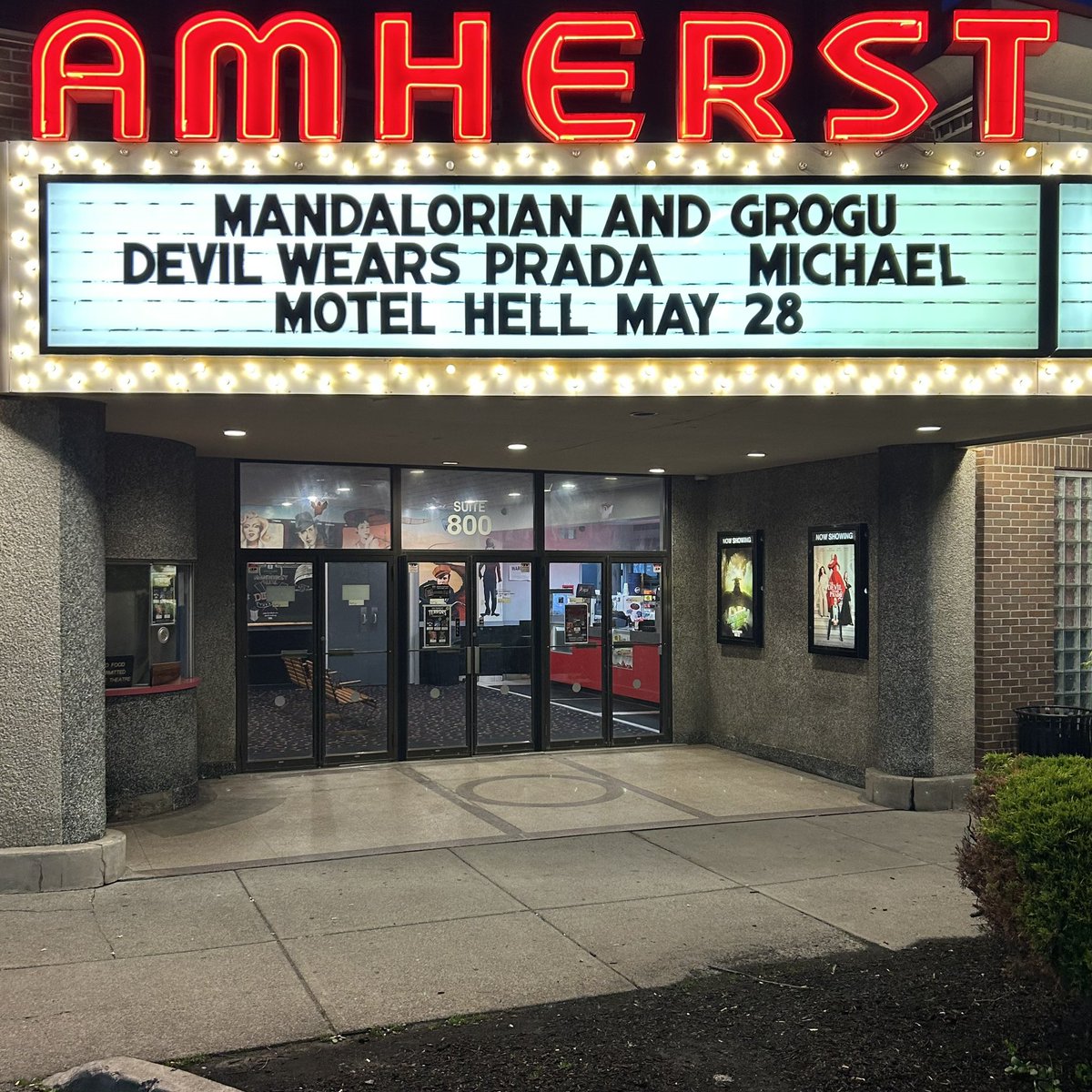 ThursdayTerrors's tweet photo. Tonight! Thursday Night Terrors screens MOTEL HELL (1980) tonight— Thursday, May 28—at 7:30pm &amp; 9:45pm!

The 7:30pm show is sold out!

Located at the Dipson Amherst Theatre in Buffalo, NY.

#ThursdayNightTerrors #MotelHell #80shorror #80smovies https://t.co/LQrCTSoGro