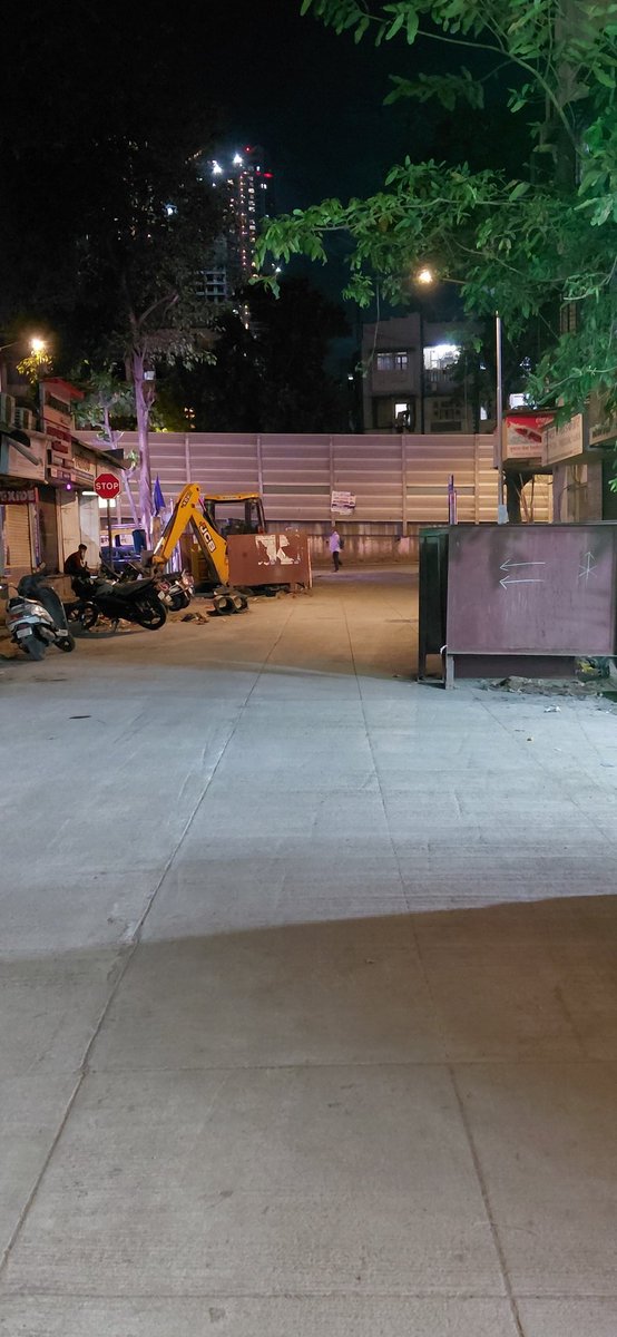 JennBharucha's tweet photo. Can BMC start taking their jobs seriously and complete the work on time. Work on gokuldas pasta road, dadar east is left incomplete causing traffic hindrance. Its time we finished a task completely. @mybmc @MCGM_BMC @RoadsOfMumbai https://t.co/20t3T4V49H