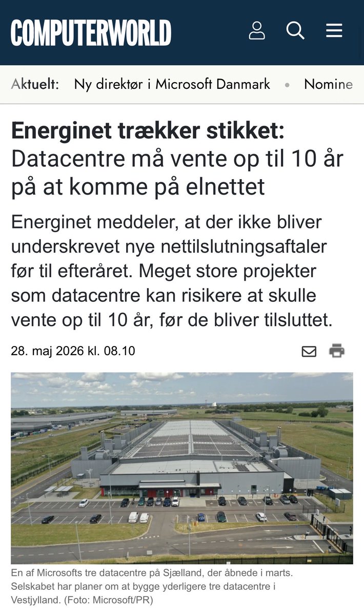 AllanFeldt_'s tweet photo. Energinet Danmark advarer nu om op til 10 års ventetid til AI datacentre. 

I 2020 udnævnte Socialdemokraten Dan Jørgensen sin partifælle, den pensionerede 74 årige Mogens Lykketoft som best.formand til netop Energinet Danmark.

Næppe pga. hans meritter indenfor området, men snarere fordi de var gode kammerater og Lykketoft skulle måske også sikres en god aftrædelsesordning efter sin pensionering fra politik i 2019? (honoraret er på ca. 500.000 årligt for 6-10 møder)

Nu er der så gået 5 år med en såkaldt “ledelse”, der ikke har eksekveret nok endsige eksekveret korrekt. 

Derfor står vi i dag uden en dansk bæredygtig elforsyningsstrategi, der kunne have sikret Danmark den nødvendige mængde el og dermed også egne AI datacentre. 

Nu skal vi i stedet købe denne dataservice af udenlandske leverandører og dermed sende penge ud af landet fremfor at skabe værdi og indtægter i Danmark. 

Værdi, der normalt ville medføre danske skatteindtægter.

Mogens har tilsyneladende taget sig godt betalt for at efterlade Danmark i en taber situation! 

Selv EU kunne næppe have gjort det værre!

Kammerateriet må og skal stoppes! 

Det gælder i alle offentligt ejede virksomheder! 

Det er simpelthen for amatøragtigt, at vi tillader os, at blive ledet af “de blinde!”

Sæt i gang Energinet Danmark!