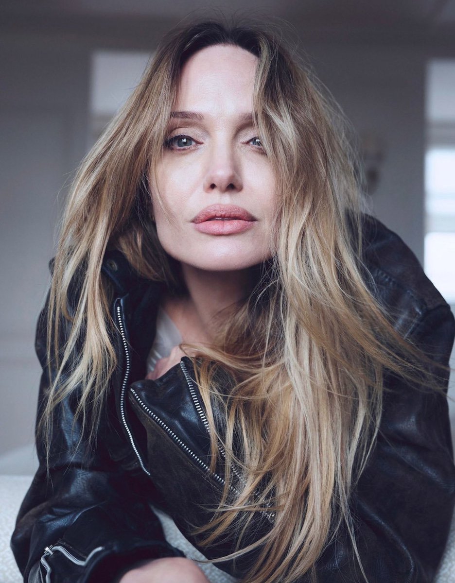 atljolie's tweet photo. angelina jolie. https://t.co/OOexMFzZSk