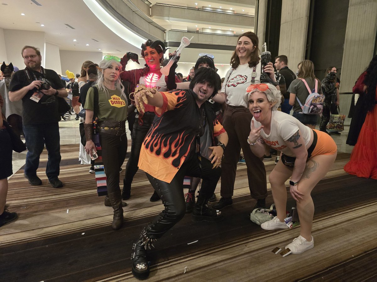SIMATcosplay's tweet photo. Might have to spruce up Gort Fieri some more for dragoncon this year https://t.co/U9SVBDuUgS
