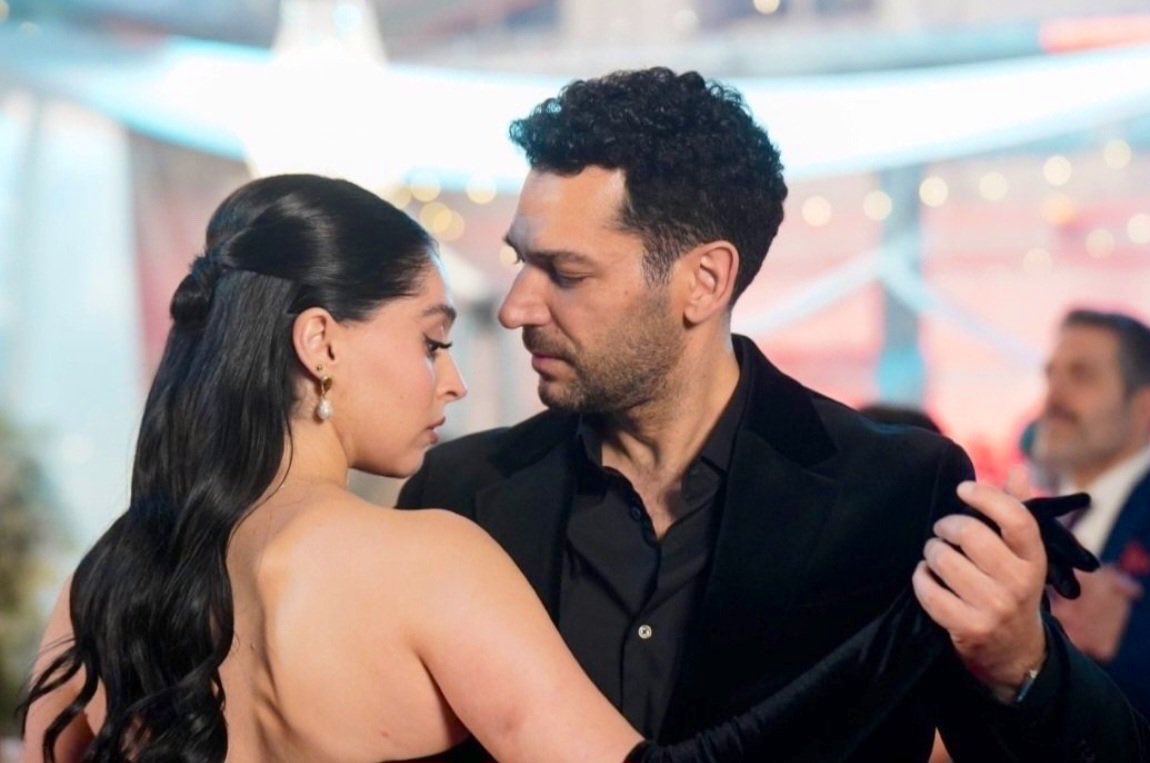 1nkling101's tweet photo. The entire scene was perfection:
- Surprising her with the dress 
- Rejecting Sedef &amp; using it as an excuse to ask her to dance
- “What can I do to get you to stay?”
- Excitedly telling her he got divorced
- The intensity in their eyes
- The song choice 
- The cinematography https://t.co/JfiqmWv0TZ