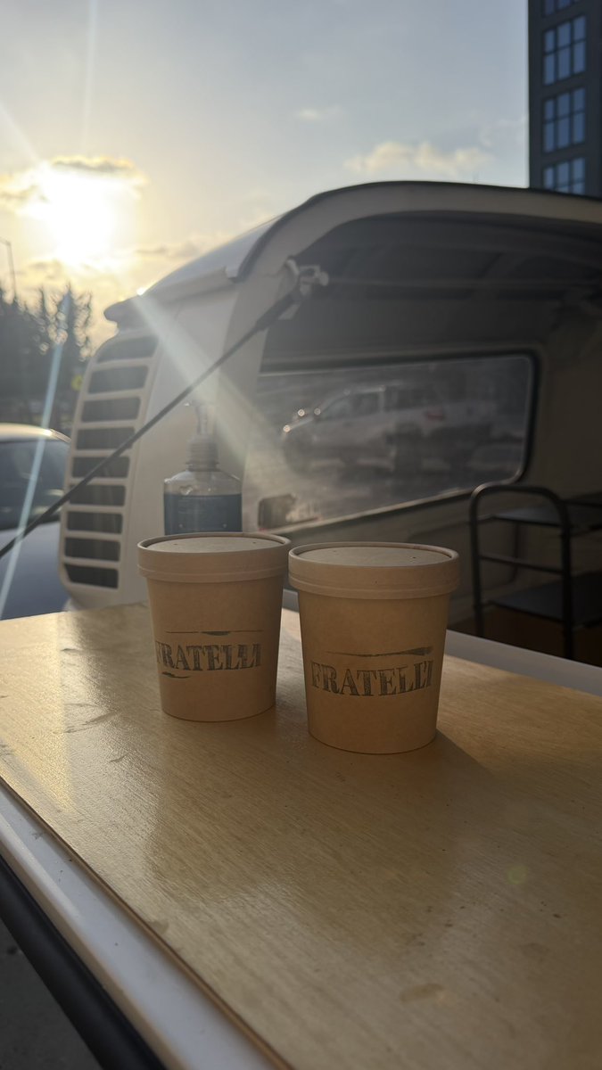 Fmpb15's tweet photo. Probar Fratelli cambió mi perspectiva del helado, ahora todo me sabe mega dulce y malísimo, solo quiero Gelato Fratelli, reallll https://t.co/U0htDWN3RS