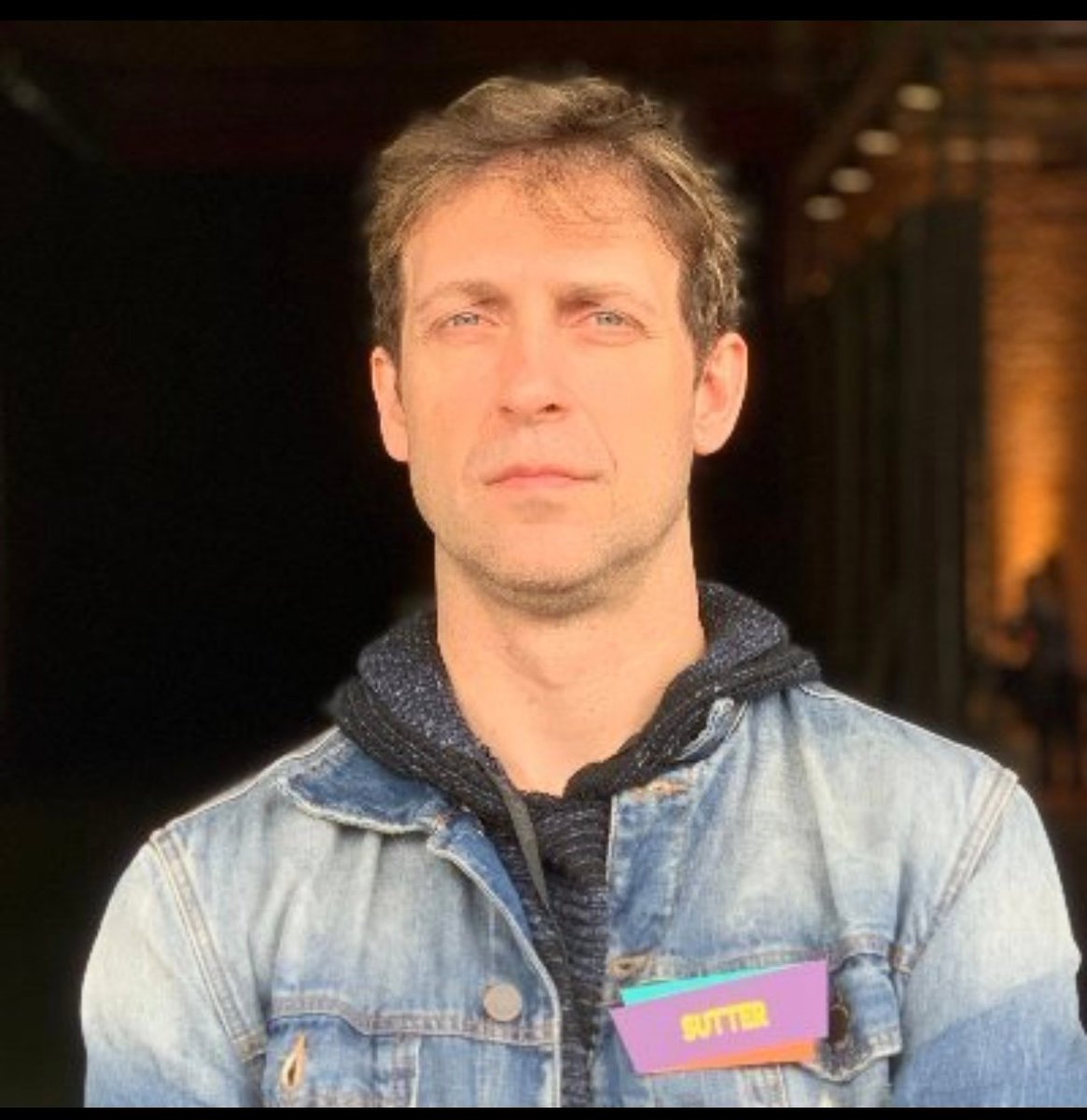 usemedolly's tweet photo. Eu tenho pra mim que o marido da Carly Rae Jepsen é irmão do Detonator @brunosutter https://t.co/9Dk0jxiCtb