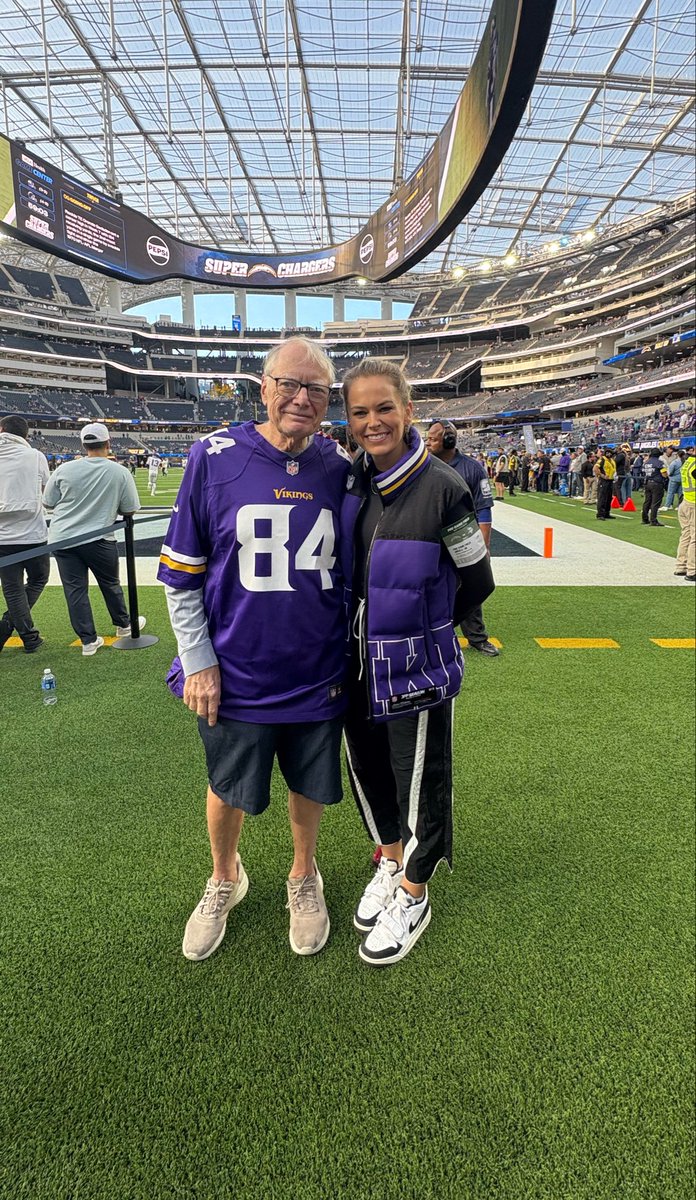 Jamie Erdahl tweet media