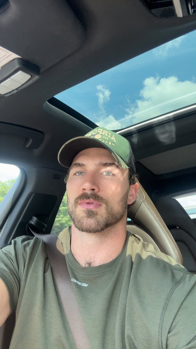 michaeleyerger's tweet photo. sahhh dude https://t.co/EV8jUKJRqj