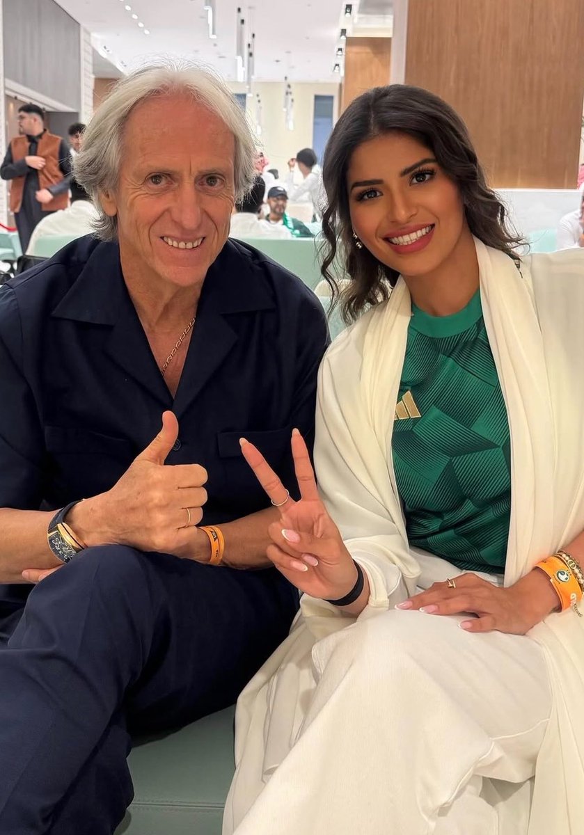 نجلاء القحطاني tweet media