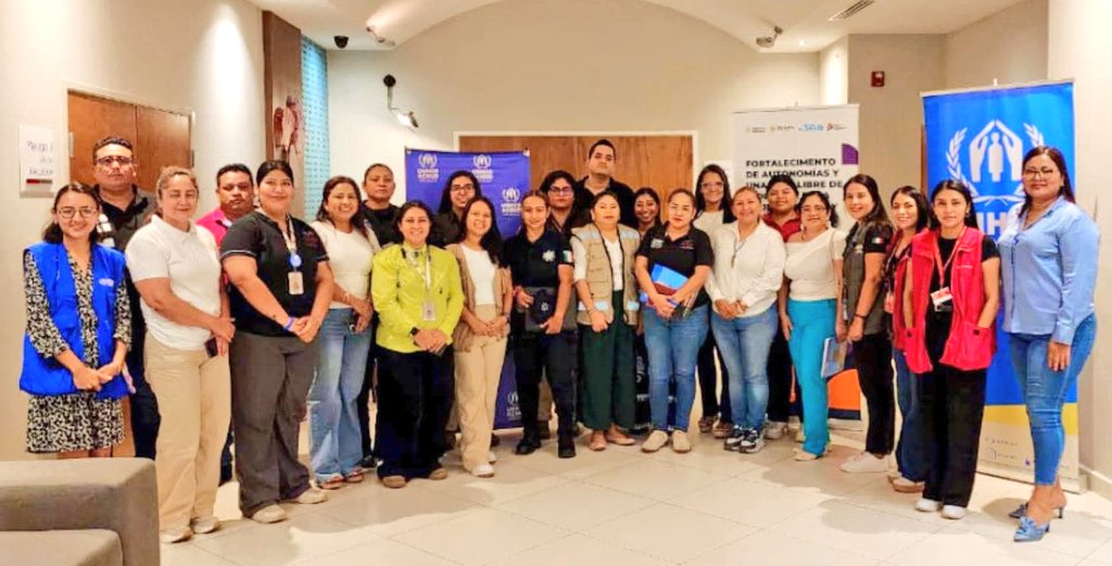 ClaudiaReyna_G's tweet photo. Hoy asistí a la capacitación Fortalecimiento de Autonomía y una Vida Libre de Violencia. Aprender a acompañar y orientar a mujeres, niñas, adolescentes y personas en movilidad es esencial. Agradezco la invitación de @AcnurMexico y @ONUMujeresMX 
#succhiate #chiapas https://t.co/FZdnGyBKov