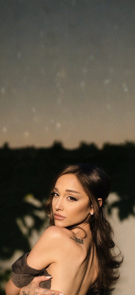 unlockscreen's tweet photo. —  Ariana Grande |  hate that I made you love me wallpapers 🪷

Colored by @glindasmagic 

like &amp; rt if you use it!! /bel https://t.co/puWDeJmC10