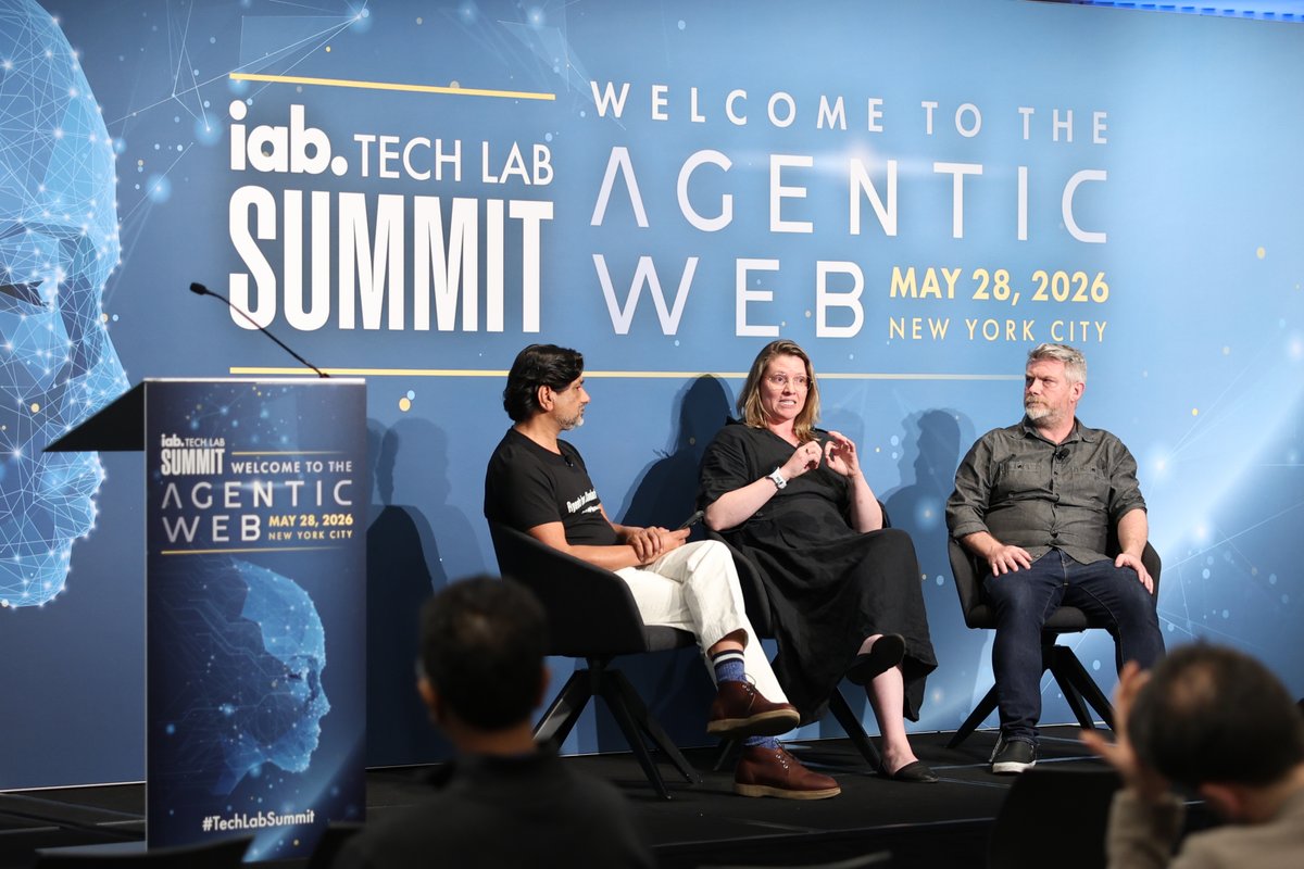 IABTechLab's tweet photo. 49% of @fastly’s traffic is bots, and Simon Wistow explains how we’re moving to a bot-first web. People Inc.’s Lindsay Van Kirk also took the stage at #TechLabSummit to talk about how, after moving from a blocklist to an allowlist, they are now blocking up to 30K bots a day! https://t.co/6UmB953ObA