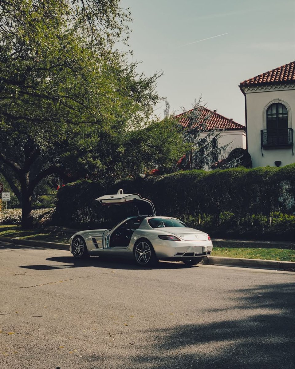 MercedesBenzUSA's tweet photo. A modern-day classic ❤️ https://t.co/UtzhIQHKsi