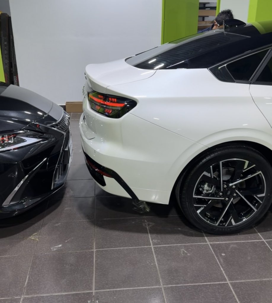 مْنتقِـــــد tweet media
