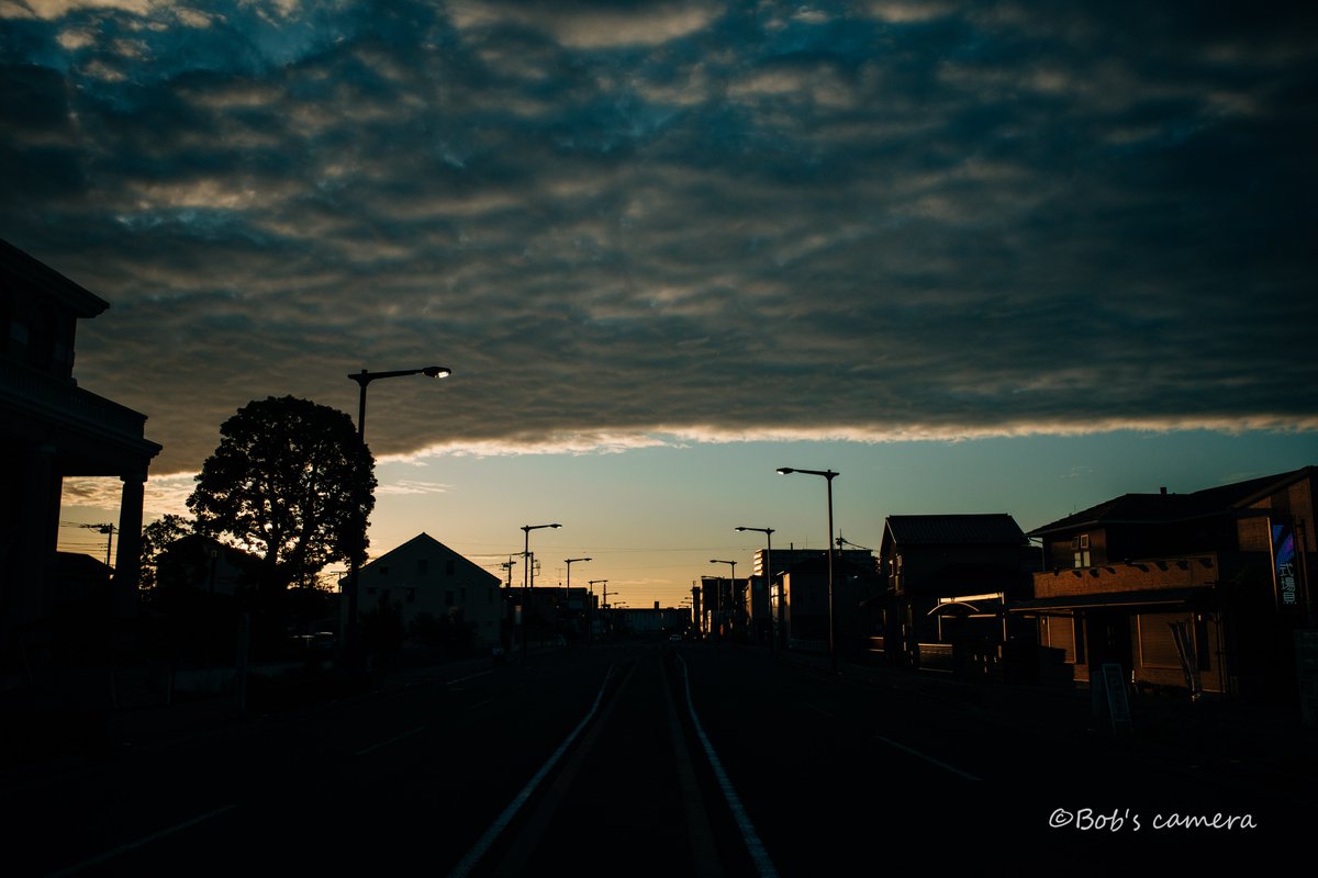 bobcamera1's tweet photo. [東の空と西の空]
RICOH　GRⅢ
 https://t.co/1OK0X3fnjT https://t.co/yny8BRWh4v