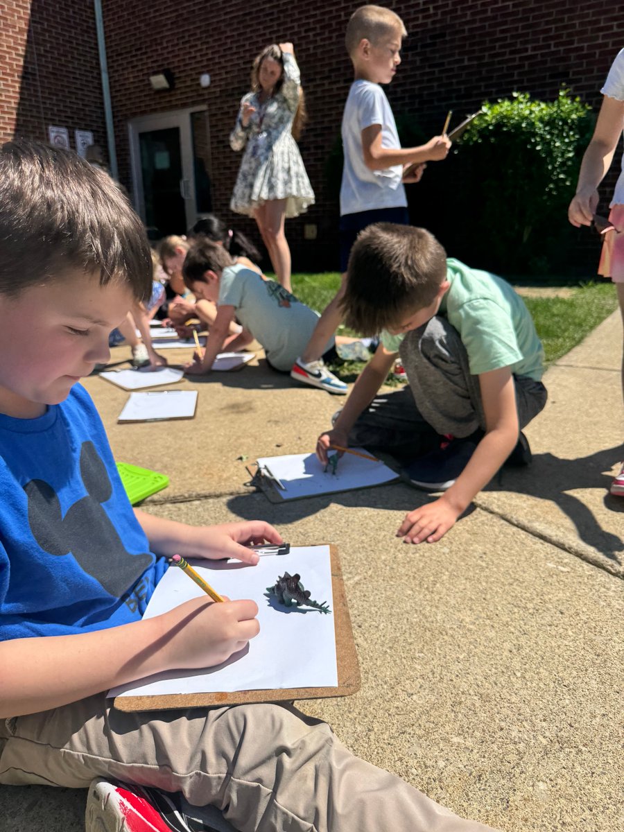 mrsgoodgps's tweet photo. Experimenting with the sun and dinosaurs to create shadows! 🦖🦕☀️ https://t.co/LCqydztWXB