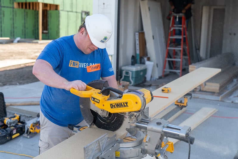 FMHins's tweet photo. 🏠🔨 FMH employees recently volunteered with @GDM_Habitat during the Walnut Crossing blitz build in Waukee. Our team contributed 48 volunteer hours helping build a future home for a local family. #FMHGivesBack https://t.co/dWOQpYpl3L