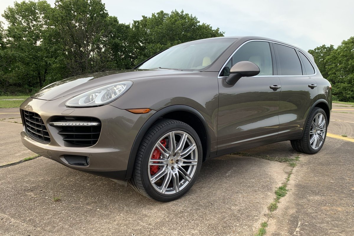 Bringatrailer's tweet photo. Sold: 2011 Porsche Cayenne Turbo for $18,500. https://t.co/bfxY0gaZtM https://t.co/SnNE3YL4R7