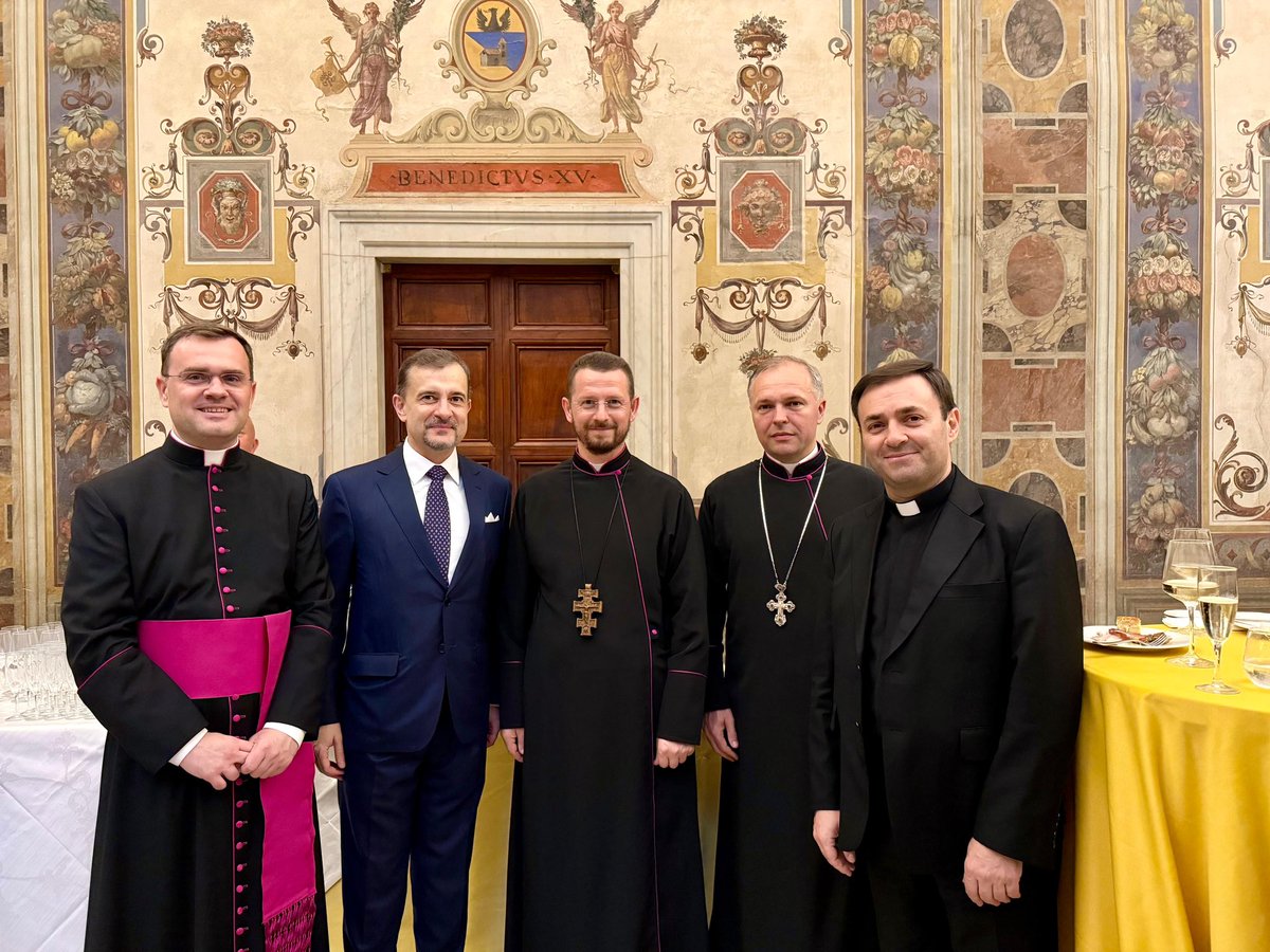 GeorgeBologan's tweet photo. Întâlnirea anuală a Cardinalului Secretar de Stat (Prim ministru🇻🇦), Pietro Parolin cu corpul diplomatic acreditat pe lângă Sfântul Scaun a fost o bună ocazie de a schimba opinii realiste și de a vorbi despre diplomația speranței în epoca degringoladei și a dezumanizării. https://t.co/Qabp1vw0yn